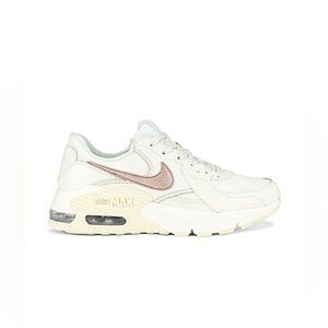 Women’s Nike Air Max sneakers size 7 EUC